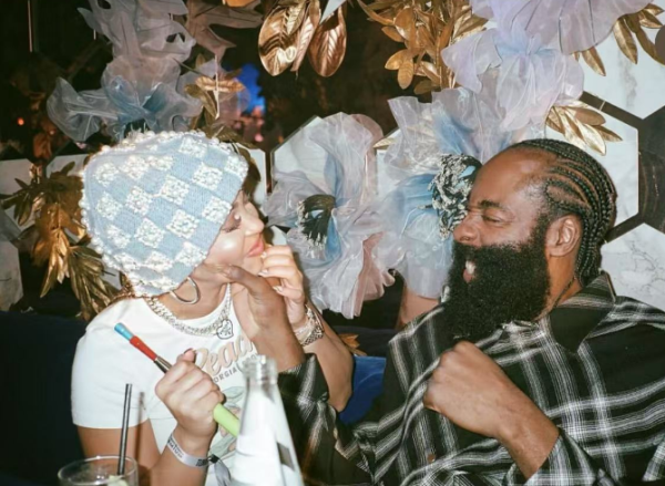 广瑞网  哈登和女友近照，35岁再签8150万肥约，女友身材好，快船阵容起飞