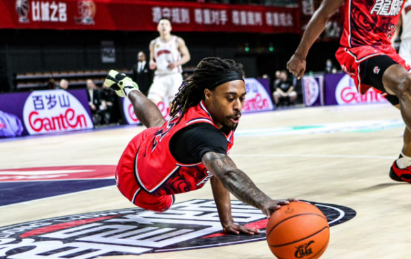 易云达配资 广东宏远完成签约！CBA顶级外援正式加盟，携手胡明轩，冲击前四