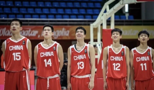 首胜证券 最后3.4秒，韩国球员输球又输人，拒绝和中国男篮握手致意！